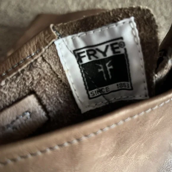 Frye engineer boots 7.5 women’s - Picture 6 of 7